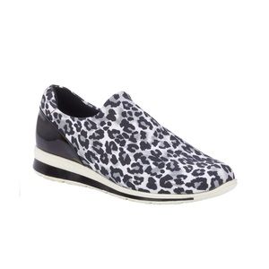 Walking Cradles Black & Snow Leopard Dash Sneakers Women’s Size 6 Extra Wide 6WW